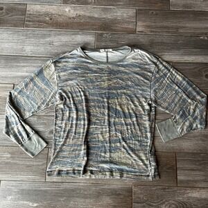 WE‎ THE FREE Women's Small Camo Long Sleeve Crew Neck T-Shirt Top Made in Peru